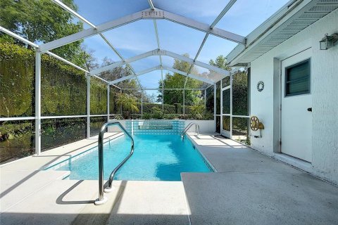 House in Weeki Wachee, Florida 2 bedrooms, 153.29 sq.m. № 1735216 - photo 9