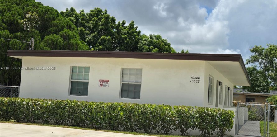 Casa en Miami, Florida 2 dormitorios, 125.6 m2 № 1875131