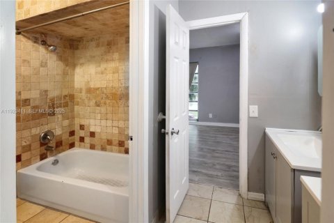 Copropriété à vendre à North Lauderdale, Floride: 4 chambres, 106.56 m2 № 1988967 - photo 11