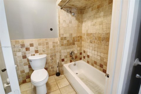 Copropriété à vendre à North Lauderdale, Floride: 4 chambres, 106.56 m2 № 1988967 - photo 12