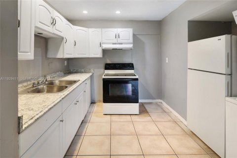 Copropriété à vendre à North Lauderdale, Floride: 4 chambres, 106.56 m2 № 1988967 - photo 4