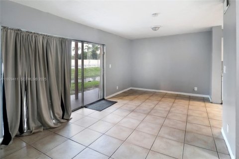 Copropriété à vendre à North Lauderdale, Floride: 4 chambres, 106.56 m2 № 1988967 - photo 8