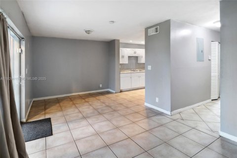 Copropriété à vendre à North Lauderdale, Floride: 4 chambres, 106.56 m2 № 1988967 - photo 6