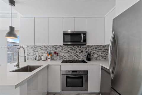 Copropriété à louer à Miami, Floride: 1 chambre, 50.17 m2 № 1977343 - photo 10