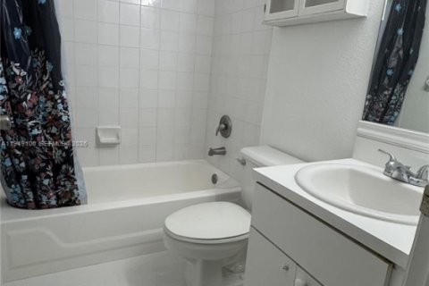 Снять в аренду виллу или дом в Хомстед, Флорида 3 спальни, 148.36м2, № 2004879 - фото 7