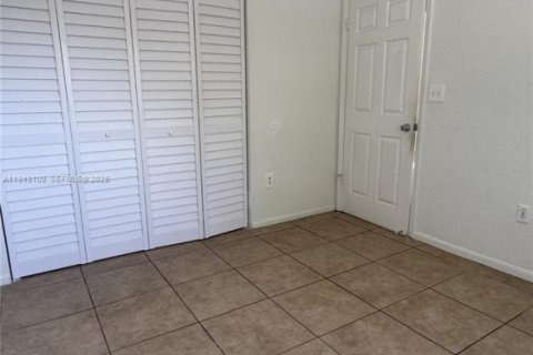 Снять в аренду виллу или дом в Хомстед, Флорида 3 спальни, 148.36м2, № 2004879 - фото 12