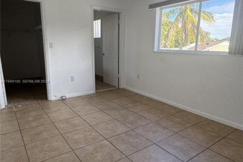 Снять в аренду виллу или дом в Хомстед, Флорида 3 спальни, 148.36м2, № 2004879 - фото 16