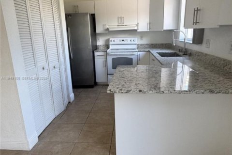 Снять в аренду виллу или дом в Хомстед, Флорида 3 спальни, 148.36м2, № 2004879 - фото 6