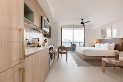 Condominio en venta en Miami, Florida, 34.1 m2 № 1940315 - foto 1
