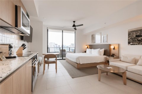 Condominio en venta en Miami, Florida, 34.1 m2 № 1940315 - foto 2