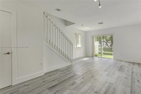 Condominio en venta en North Miami Beach, Florida, 3 dormitorios, 109.81 m2 № 1981527 - foto 4