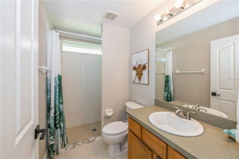 House in Sorrento, Florida 4 bedrooms, 175.96 sq.m. № 1873441 - photo 15