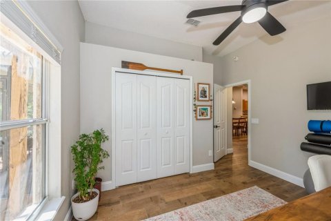 House in Sorrento, Florida 4 bedrooms, 175.96 sq.m. № 1873441 - photo 14