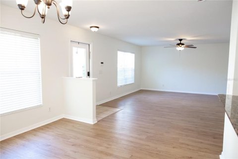 Adosado en alquiler en Tampa, Florida, 3 dormitorios, 130.81 m2 № 1799968 - foto 3