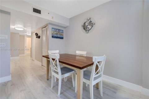 Купить кондоминиум в Майами-Бич, Флорида 2 спальни, 96.43м2, № 2056632 - фото 8