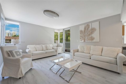 Купить кондоминиум в Майами-Бич, Флорида 2 спальни, 96.43м2, № 2056632 - фото 3