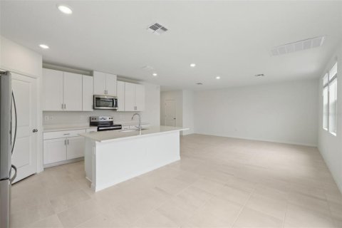 Villa ou maison à vendre à Zephyrhills, Floride: 3 chambres, 182.46 m2 № 1758341 - photo 4