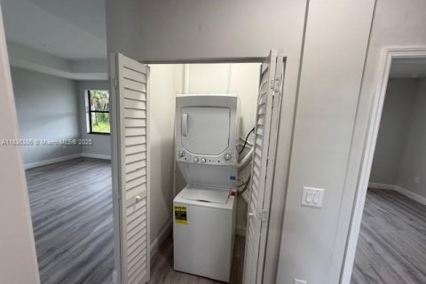 Villa ou maison à vendre à Lehigh Acres, Floride: 2 chambres № 1935982 - photo 12