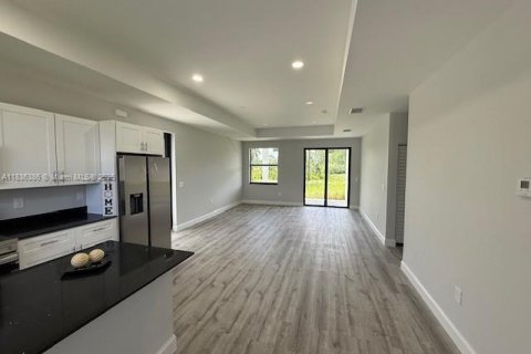 Villa ou maison à vendre à Lehigh Acres, Floride: 2 chambres № 1935982 - photo 9