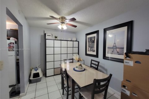 Touwnhouse à vendre à Lauderhill, Floride: 2 chambres, 93.18 m2 № 1820094 - photo 4