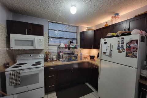 Touwnhouse à vendre à Lauderhill, Floride: 2 chambres, 93.18 m2 № 1820094 - photo 8