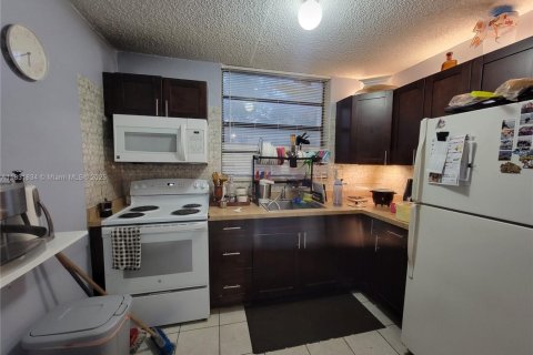 Touwnhouse à vendre à Lauderhill, Floride: 2 chambres, 93.18 m2 № 1820094 - photo 9