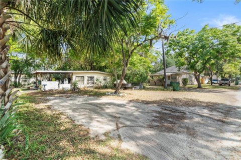 House in Zephyrhills, Florida 3 bedrooms, 197.23 sq.m. № 1743419 - photo 24