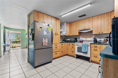 House in Zephyrhills, Florida 3 bedrooms, 197.23 sq.m. № 1743419 - photo 30