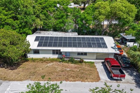 House in Zephyrhills, Florida 3 bedrooms, 197.23 sq.m. № 1743419 - photo 4