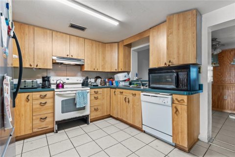 House in Zephyrhills, Florida 3 bedrooms, 197.23 sq.m. № 1743419 - photo 29