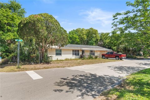 House in Zephyrhills, Florida 3 bedrooms, 197.23 sq.m. № 1743419 - photo 18