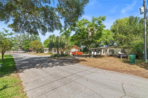 House in Zephyrhills, Florida 3 bedrooms, 197.23 sq.m. № 1743419 - photo 20