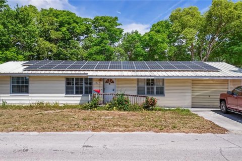 House in Zephyrhills, Florida 3 bedrooms, 197.23 sq.m. № 1743419 - photo 2