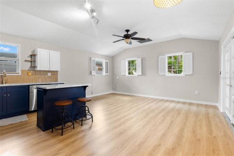 Villa ou maison à louer à Tarpon Springs, Floride: 1 chambre, 50.17 m2 № 2405143 - photo 24