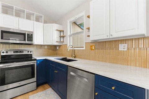Villa ou maison à louer à Tarpon Springs, Floride: 1 chambre, 50.17 m2 № 2405143 - photo 8