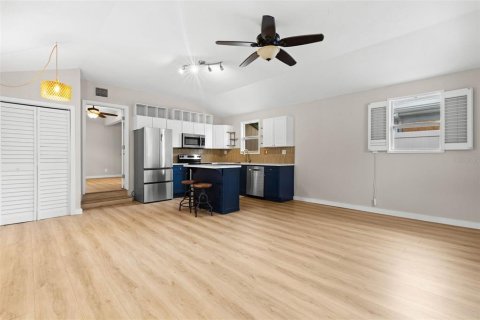 Villa ou maison à louer à Tarpon Springs, Floride: 1 chambre, 50.17 m2 № 2405143 - photo 5