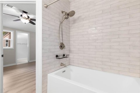 Villa ou maison à louer à Tarpon Springs, Floride: 1 chambre, 50.17 m2 № 2405143 - photo 13