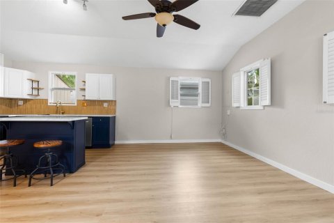 Villa ou maison à louer à Tarpon Springs, Floride: 1 chambre, 50.17 m2 № 2405143 - photo 22