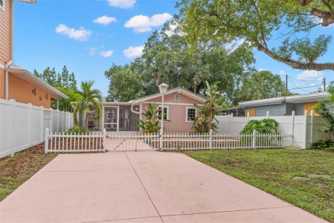 Villa ou maison à louer à Tarpon Springs, Floride: 1 chambre, 50.17 m2 № 2405143 - photo 16