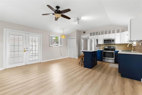 Villa ou maison à louer à Tarpon Springs, Floride: 1 chambre, 50.17 m2 № 2405143 - photo 20