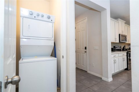 Casa en venta en Kissimmee, Florida, 7 dormitorios, 380.25 m2 № 1761307 - foto 21