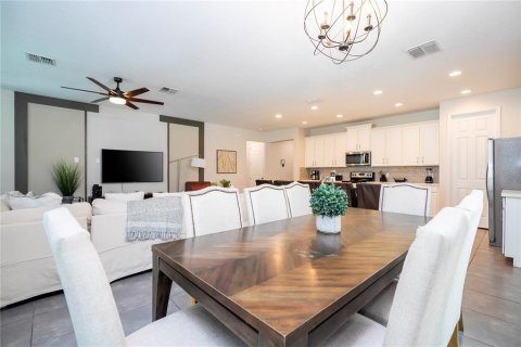 Casa en venta en Kissimmee, Florida, 7 dormitorios, 380.25 m2 № 1761307 - foto 14