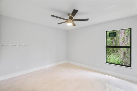 House in Lehigh Acres, Florida 3 bedrooms, 115.11 sq.m. № 1927598 - photo 20