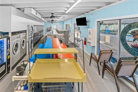 Immobilier commercial à vendre à Edgewater, Floride: 111.48 m2 № 1873549 - photo 8
