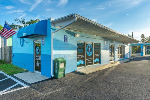 Immobilier commercial à vendre à Edgewater, Floride: 111.48 m2 № 1873549 - photo 1