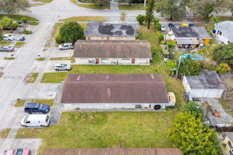 Casa en alquiler en Hollywood, Florida, 2 dormitorios, 201.6 m2 № 2085012 - foto 16