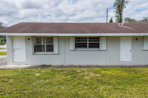 Casa en alquiler en Hollywood, Florida, 2 dormitorios, 201.6 m2 № 2085012 - foto 2