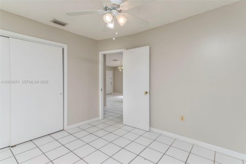 Casa en alquiler en Hollywood, Florida, 2 dormitorios, 201.6 m2 № 2085012 - foto 27