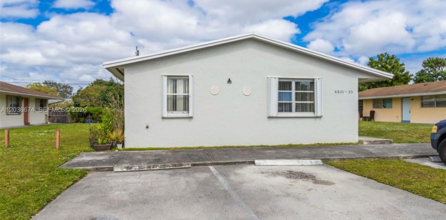 Casa en Hollywood, Florida 2 dormitorios, 201.6 m2 № 2085012