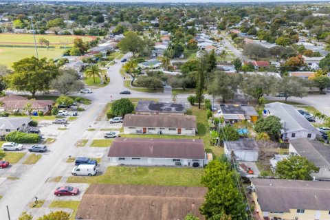 Casa en alquiler en Hollywood, Florida, 2 dormitorios, 201.6 m2 № 2085012 - foto 15